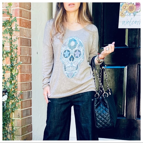 made in italy Sweaters - ✨LAST ONE✨MADE IN ITALY FABULOUS SKULL TRIM SWEATER